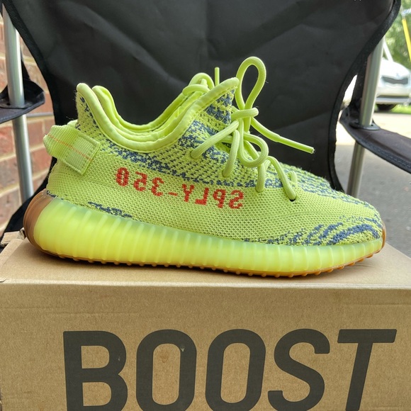 Yeezy boost 350 v2 main image 7